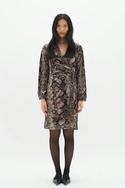 BrynnIW Goriel Velour Wrap Dress<InWear New